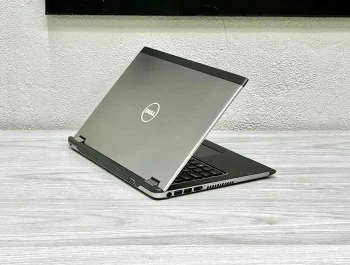 Ноутбук Dell Vostro 3360 / 13.3" (1366x768) TN / Intel Core i3-2365M (2 (4) ядра по 1.4 GHz) / 8 GB DDR3 / 128 GB SSD / Intel HD Graphics 3000 / WebCam / Win 10 Pro б/в - зображення 5