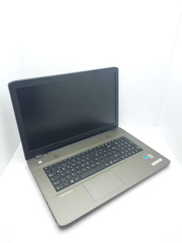 Ноутбук Medion Akoya E7416 / 17.3" (1600x900) TN / Intel Core i5-5200U (2 (4) ядра по 2.2 - 2.7 GHz) / 8 GB DDR3 / 120 GB SSD / Intel HD Graphics 5500 / WebCam / АКБ не держит б/в - зображення 3