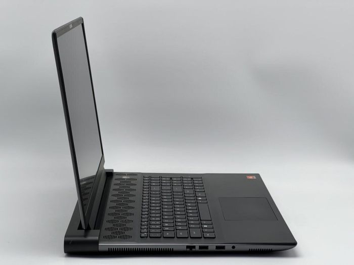 Ігровий ноутбук Б-класу Dell Alienware m18 R1 AMD / 18" (1920x1200) IPS / AMD Ryzen 9 7845HX (12 (24) ядер по 3,0 - 5,2 ГГц) / 32 ГБ DDR5 / 960 ГБ SSD / nVidia GeForce RTX 4070, 8 ГБ GDDR6, 128-біт / WebCam б/в - изображение 2