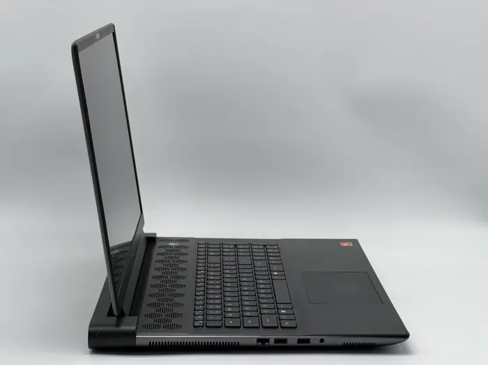 Ігровий ноутбук Б-класу Dell Alienware m18 R1 AMD / 18" (1920x1200) IPS / AMD Ryzen 9 7845HX (12 (24) ядер по 3,0 - 5,2 ГГц) / 32 ГБ DDR5 / 960 ГБ SSD / nVidia GeForce RTX 4070, 8 ГБ GDDR6, 128-біт / WebCam б/в - зображення 2