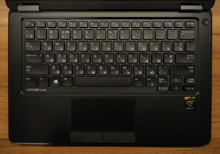 Нетбук Dell Latitude E7250 / 12.5" (1366x768) TN / Intel Core i5-5300U (2 (4) ядра по 2.3 - 2.9 GHz) / 8 GB DDR3 / 256 GB SSD / Intel HD Graphics 5500 / WebCam б/в - зображення 5