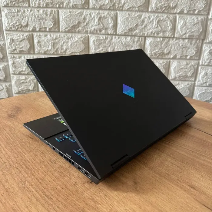 Ігровий ноутбук HP Omen 15-ek1013dx / 15.6" (1920x1080) IPS / Intel Core i7-10750H (6 (12) ядер по 2.6 - 5.0 GHz) / 16 GB DDR4 / 512 GB SSD / nVidia GeForce RTX 3070, 8 GB GDDR6, 256-bit / WebCam б/в - зображення 6