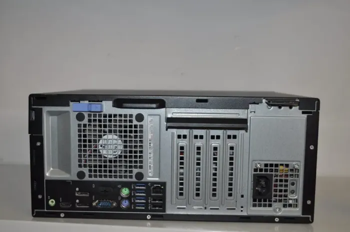 Комп'ютер Dell OptiPlex 7040 Tower / Intel Core i5-6500 (4 ядра по 3.2 -3.6 GHz) / 16 GB DDR4 / 1000 GB SSD / Intel HD Graphics 530 / DVD-ROM / Windows 11 Pro б/в - зображення 3