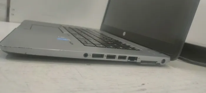 Ноутбук Б-клас HP EliteBook 850 G2 / 15.6" (1920x1080) TN / Intel Core i7-5600U (2 (4) ядра по 2.6 - 3.2 GHz) / 16 GB DDR3 / 1000 GB SSD / AMD Radeon R7 M260X, 1 GB GDDR5, 128-bit / WebCam б/в - зображення 6