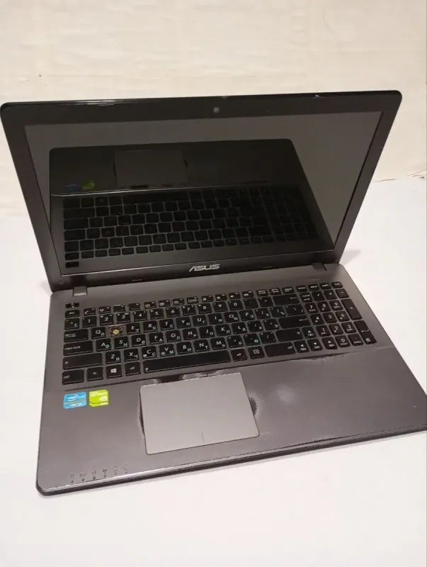 Ноутбук Б-клас Asus X550C / 15.6" (1366x768) TN / Intel Core i3-3217U (2 (4) ядра по 1.8 GHz) / 6 GB DDR3 / 750 GB HDD / nVidia GeForce GT 720M, 2 GB GDDR3, 64-bit / WebCam / DVD-ROM / АКБ не тримає б/в - зображення 3