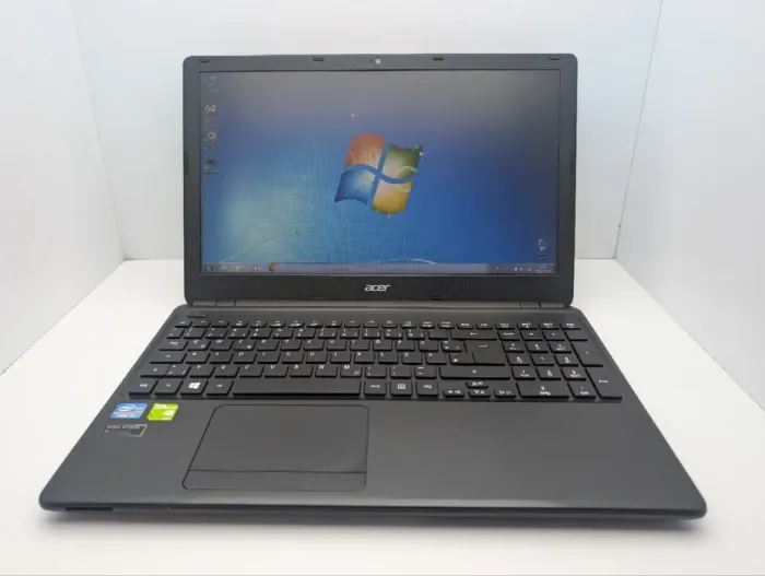 Ноутбук Acer Aspire E1-570G / 15.6" (1366x768) TN / Intel Core i3-3217U (2 (4) ядра по 1.8 GHz) / 8 GB DDR3 / 1000 GB HDD / nVidia GeForce GT 740M, 2 GB GDDR3, 64-bit / WebCam / DVD-ROM б/в - зображення 2