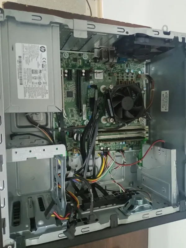 Комп'ютер HP EliteDesk 705 G3 Tower / AMD Pro A10-8770 (4 ядра по 3.5 - 3.8 GHz) / 8 GB DDR4 / NO HDD / AMD Radeon R7 Graphics / DVD-ROM / 240W б/в - зображення 7