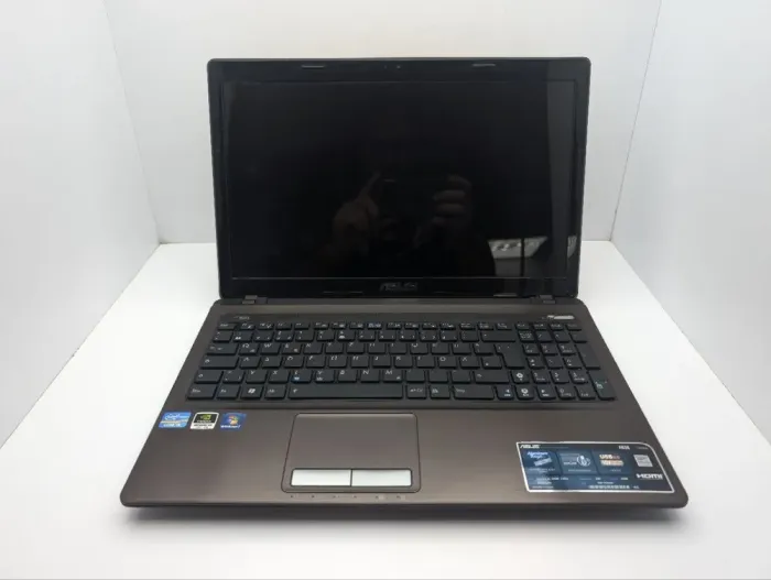 Ноутбук Asus A53S / 15.6" (1366x768) TN / Intel Core i5-2450M (2 (4) ядра по 2.5 - 3.1 GHz) / 8 GB DDR3 / 500 GB HDD / nVidia GeForce GT 630M, 1 GB GDDR5, 128-bit / WebCam / DVD-ROM б/в - зображення 3