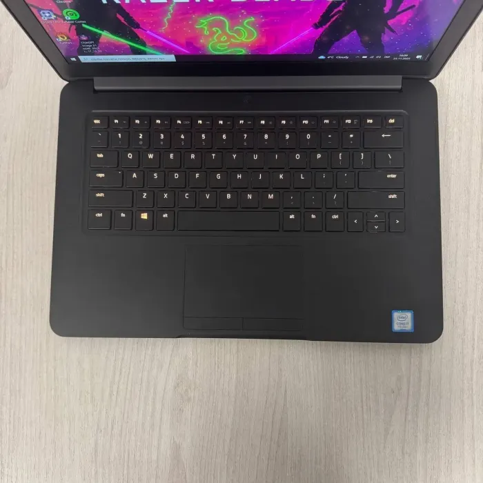 Ігровий ноутбук Б-класу Razer Blade 14 RZ09-0195 / 14" (1920x1080) IPS / Intel Core i7-7700HQ (4 (8) ядра по 2,8 - 3,8 ГГц) / 16 ГБ DDR4 / 512 ГБ SSD NVMe / nVidia GeForce GTX 1060, 6 ГБ GDDR5, 192-біт / Веб-камера б/в - изображение 3