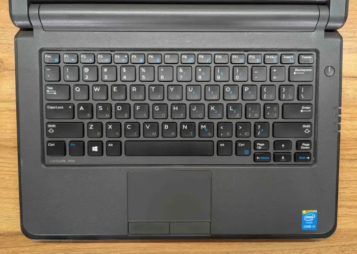 Ноутбук Dell Latitude 3350 / 13.3" (1366x768) TN / Intel Core i3-5005U (2 (4) ядра по 2.0 GHz) / 8 GB DDR3 / 240 GB SSD / Intel HD Graphics 5500 / WebCam / HDMI б/в - зображення 3