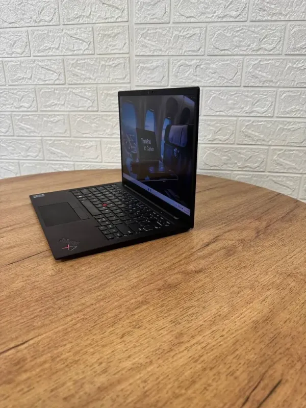 Ультрабук Б-клас Lenovo ThinkPad X1 Carbon Gen 9 / 14" (1920x1200) IPS / Intel Core i7-1185G7 (4 (8) ядра по 3.0 - 4.8 GHz) / 16 GB DDR4 / 512 GB SSD / Intel Iris Xe Graphics / WebCam б/в - зображення 5
