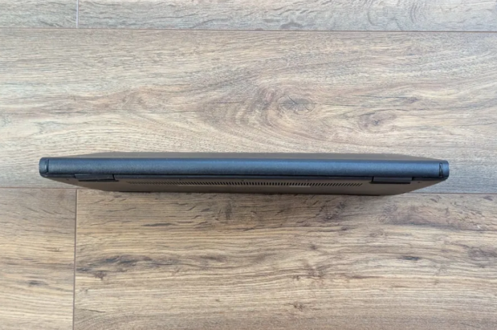 Ультрабук Dell Inspiron 15 3525 / 15.6" (1920x1080) IPS / AMD Ryzen 5 5625U (6 (12) ядер по 2.3 - 4.3 GHz) / 16 GB DDR4 / 512 GB SSD / AMD Radeon Vega 7 Graphics / WebCam / Win 11 б/в - зображення 6