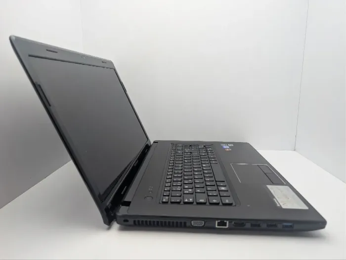 Ноутбук Lenovo G770 / 17.3" (1600x900) TN / Intel Core i5-2410M (2 (4) ядра по 2.3 - 2.9 GHz) / 8 GB DDR3 / 1000 GB HDD / AMD Radeon HD 6650M, 1 GB GDDR3, 128-bit / WebCam / DVD-ROM б/в - изображение 4