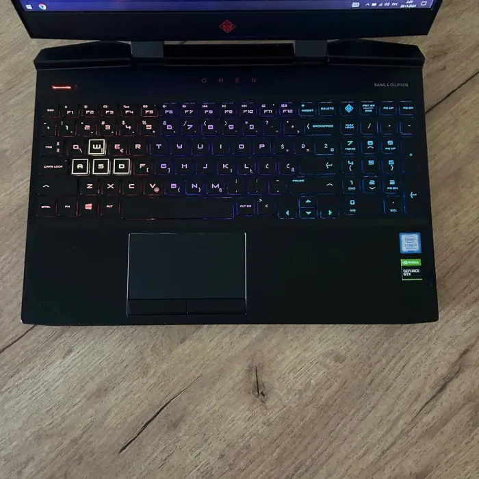 Ігровий ноутбук HP Omen 15-dc1079wm / 15.6" (1920x1080) IPS / Intel Core i7-9750H (6 (12) ядер по 2.6 - 4.5 GHz) / 16 GB DDR4 / 512 GB SSD / nVidia GeForce RTX 2070 Max-Q, 8 GB GDDR6, 256-bit / WebCam б/в - зображення 7