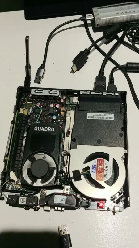 Неттоп Lenovo ThinkStation P330 Tiny USFF / Intel Core i9-9900T (8 (16) ядер по 2.1 - 4.4 GHz) / 16 GB DDR4 / 512 GB SSD / nVidia Quadro P620, 2 GB GDDR5X, 128-bit / WI-FI / Windows 11 +  Блок живлення у комплекті б/в - зображення 4