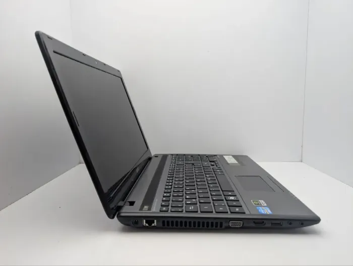 Ноутбук Acer Aspire 5755G / 15.6" (1366x768) TN / Intel Core i5-2450M (2 (4) ядра по 2.5 - 3.1 GHz) / 8 GB DDR3 / 1000 GB HDD / nVidia GeForce GT 630M, 1 GB GDDR5, 128-bit / WebCam / DVD-ROM б/в - зображення 4