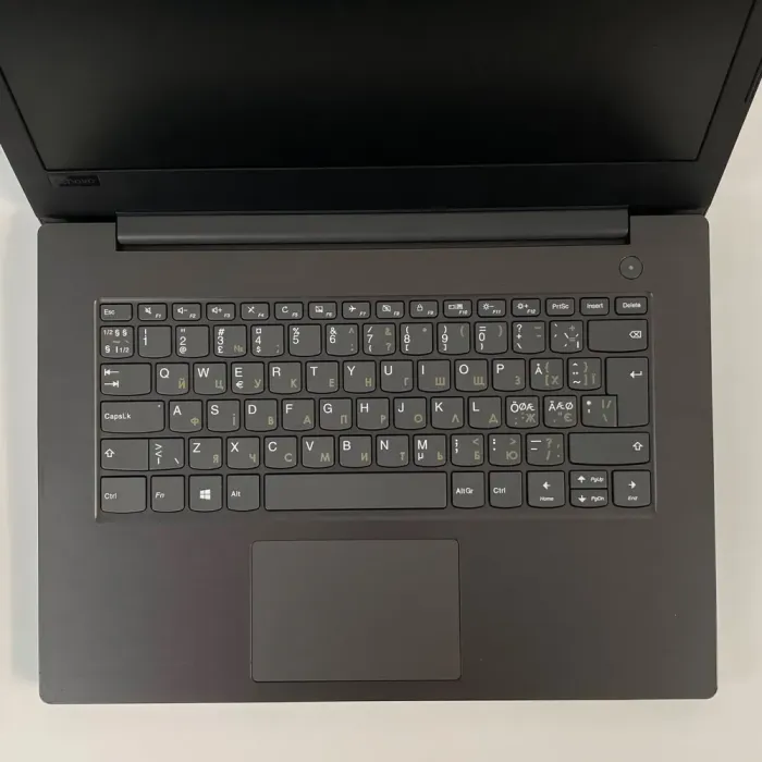 Ноутбук Б-клас Lenovo IdeaPad V330-14IKB / 14" (1920x1080) TN / Intel Core i5-8250U (4 (8) ядра по 1.6 - 3.4 GHz) / 8 GB DDR4 / 256 GB SSD / Intel UHD Graphics 620 / HDMI б/в - зображення 3