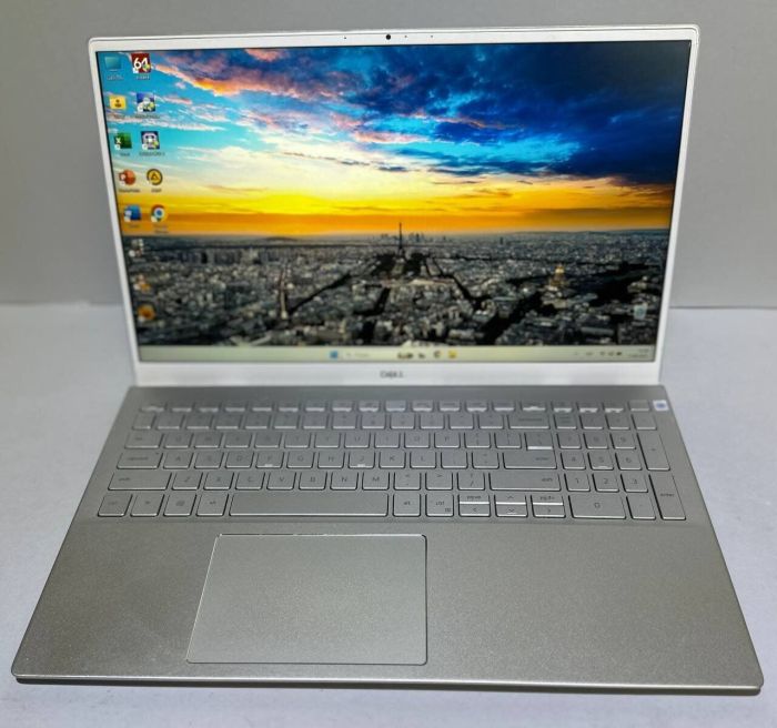 Ультрабук Б-клас Dell Inspiron 15 5502 / 15.6" (1920x1080) IPS / Intel Core i5-1135G7 (4 (8) ядра по 2.4 - 4.2 GHz) / 16 GB DDR4 / 256 GB SSD / Intel Iris Xe Graphics / WebCam / Win 11 Pro б/в - зображення 2
