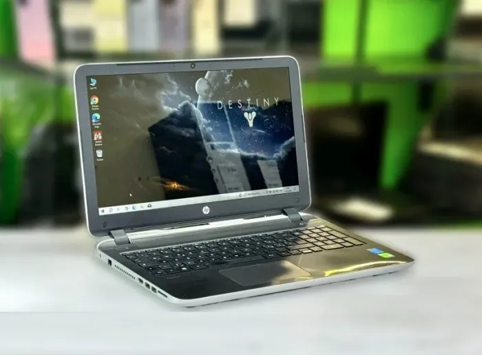 Ноутбук HP Pavilion 15-p258nl / 15.6" (1366x768) TN / Intel Core i7-5500U (2 (4) ядра по 2.4 - 3.0 GHz) / 16 GB DDR3 / 1000 GB SSD / nVidia GeForce 840M, 4 GB DDR3, 64-bit / WebCam / DVD-RW / Win 10 Home б/в - зображення 3