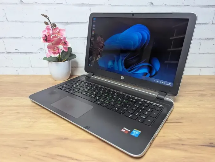 Ноутбук Б-клас HP Pavilion 15 / 15.6" (1366x768) TN / AMD A8-6410 (4 ядра по 2.0 - 2.4 GHz) / 8 GB DDR3 / 360 GB SSD / AMD Radeon R5 Graphics / WebCam / DVD-ROM б/в - зображення 8