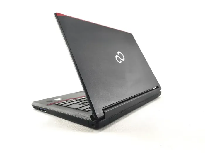 Ноутбук Fujitsu LifeBook E546 / 14" (1920x1080) IPS / Intel Core i5-6200U (2 (4) ядра по 2.3 - 2.8 GHz) / 4 GB DDR4 / 120 GB SSD / Intel HD Graphics 520 / WebCam б/в - зображення 4