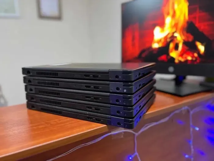 Ультрабук Dell E5480/14"IPS/Core i5-6300U 2(4)ядра 2.4-3.0GHz/8GB DDR4/256GB SSD/HD Graphics 520/ Webcam б/в - зображення 4