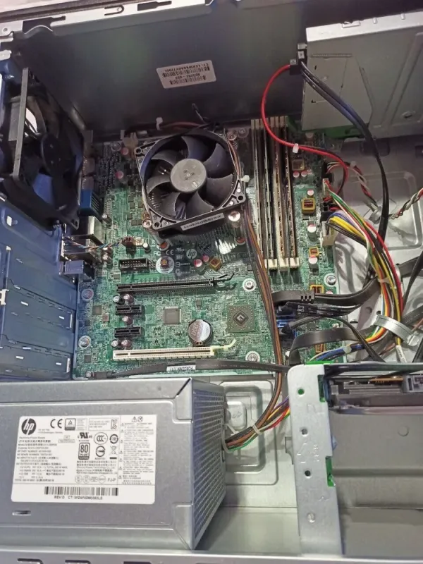 ПК HP EliteDesk 705 G2 Tower / AMD Pro A10-8750B (4 ядра по 3.6 - 4.0 GHz) / 16 GB DDR3 / 500 GB HDD / AMD Radeon R7 Graphics б/в - зображення 6