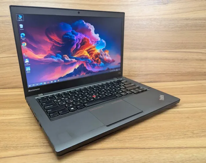 Ноутбук Lenovo ThinkPad T440s / 14" (1600x900) TN / Intel Core i5-4300U (2 (4) ядра по 1.9 - 2.9 GHz) / 8 GB DDR3 / 256 GB SSD / Intel HD Graphics 4400 / WebCam / Fingerprint / Windows 10 б/в - зображення 4