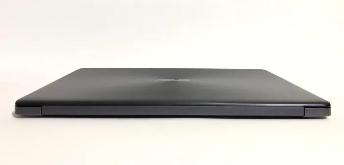 Ультрабук Asus VivoBook R520UA / 15.6" (1920x1080) TN / AMD A12-9720P (4 ядра по 2.7 - 3.6 GHz) / 8 GB DDR4 / 512 GB SSD / AMD Radeon R7 Graphics / WebCam / Win 10 Home б/в - зображення 3