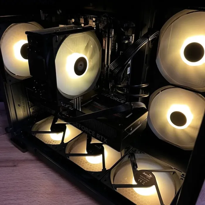 Збірка на замовлення: ігровий ПК AeroCool Dryft Mini Tower / AMD Ryzen 5 7500F (6 (12) ядер по 3,7 - 5,0 ГГц) / 32 ГБ DDR5 / 1000 ГБ SSD M.2 / nVidia GeForce RTX 5070, 12 ГБ GDDR7, 192-bit / 750 Вт - зображення 5