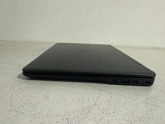 Нетбук Dell Latitude E7250 / 12.5" (1366x768) TN / Intel Core i5-5300U (2 (4) ядра по 2.3 - 2.9 GHz) / 8 GB DDR3 / 256 GB SSD / Intel HD Graphics 5500 / WebCam б/у - зображення 6