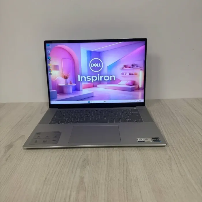 Ультрабук Dell Inspiron 5630 / 16" (1920x1080) IPS Touch / Intel Core i7-1360P (12 (16) ядер по 2.2 - 5.0 GHz) / 16 GB DDR5 / 1000 GB SSD / Intel Iris Xe Graphics / WebCam б/в - зображення 2