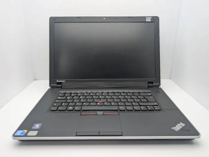 Ноутбук Lenovo ThinkPad Edge 15 / 15.6" (1366x768) TN / Intel Core i3-370M (2 (4) ядра по 2.4 GHz) / 6 GB DDR3 / 500 GB HDD / Intel HD Graphics / WebCam / DVD-ROM б/в - зображення 3