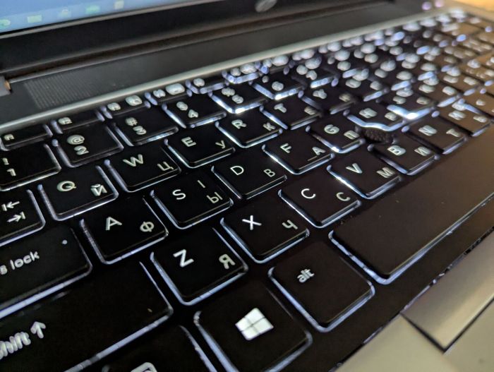 Ультрабук Б-клас HP EliteBook 840 G1 / 14" (1600x900) TN / Intel Core i5-4300U (2 (4) ядра по 1.9 - 2.9 GHz) / 8 GB DDR3 / 240 GB SSD / Intel HD Graphics 4400 / WebCam / Fingerprint / Windows 10 б/в - зображення 7