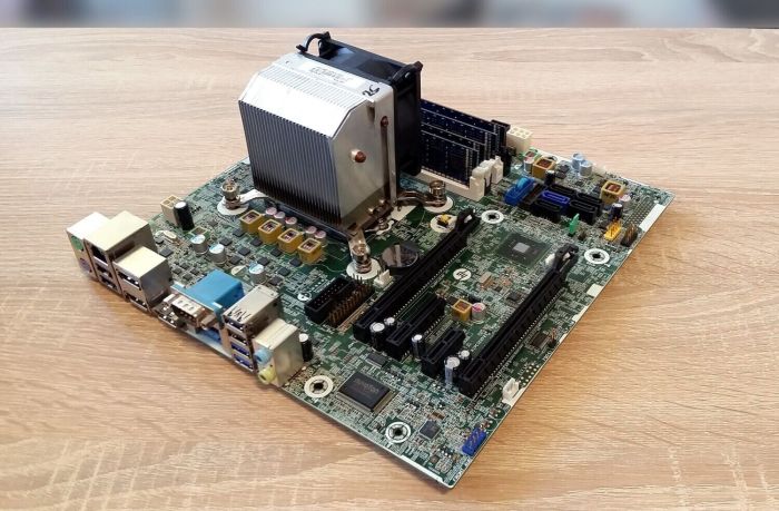 Комплект: Материнская плата HP Z230 / Intel Xeon E3-1225 v3 (4 ядра по 3.2 - 3.6 GHz) (аналог i5-4590) / 8 GB DDR3 / Intel HD Graphics P4600 / Socket LGA1150 / Кулер б/в - зображення 2