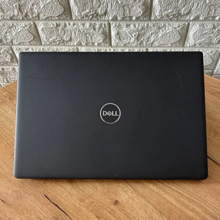 Ультрабук Б-клас Dell Latitude 3510 / 15.6" (1366x768) TN / Intel Core i3-10110U (2 (4) ядра по 2.1 - 4.1 GHz) / 8 GB DDR4 / 240 GB SSD / Intel UHD Graphics / WebCam б/в - зображення 3