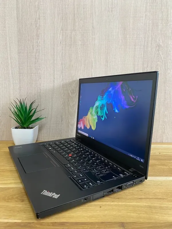 Ноутбук Б-клас Lenovo ThinkPad T440s / 14" (1600x900) TN / Intel Core i5-4300U (2 (4) ядра по 1.9 - 2.9 GHz) / 8 GB DDR3 / 128 GB SSD / Intel HD Graphics 4400 / WebCam / VGA б/в - зображення 4
