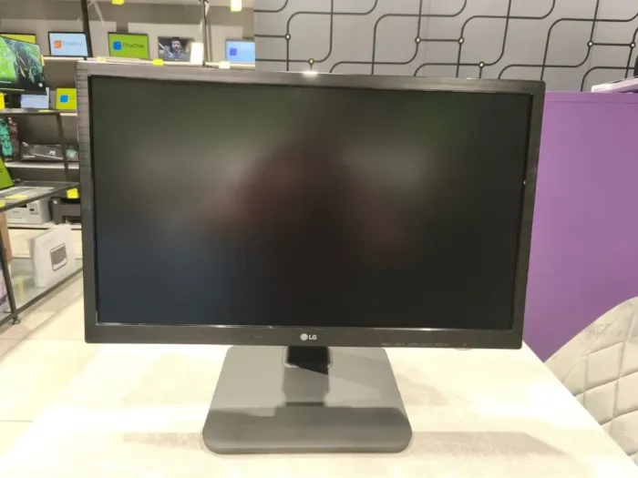 Монітор LG 23CAV42K / 23" (1920x1080) IPS / VGA, DVI, USB / VESA 100x100 б/в - зображення 2
