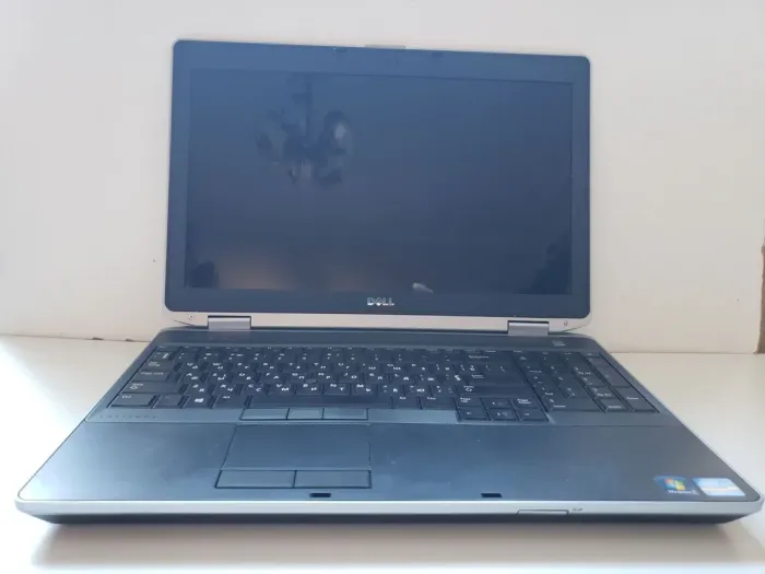 Ноутбук Dell Latitude E6530 / 15.6" (1366x768) TN / Intel Core i5-3210M (2 (4) ядра по 2.5 - 3.1 GHz) / 8 GB DDR3 / 180 GB SSD / Intel HD Graphics 4000 / WebCam б/в - зображення 2