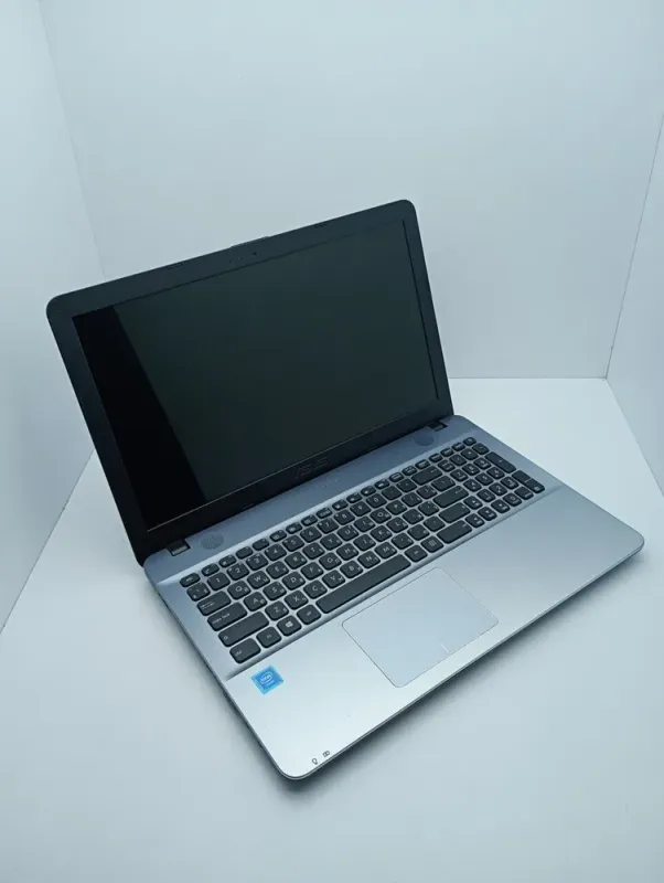 Ноутбук Asus A541 / 15.6" (1366x768) TN / Intel Celeron N3350 (2 ядра по 1.1 - 2.4 GHz) / 4 GB DDR3 / 120 GB SSD / Intel HD Graphics / WebCam б/в - зображення 3