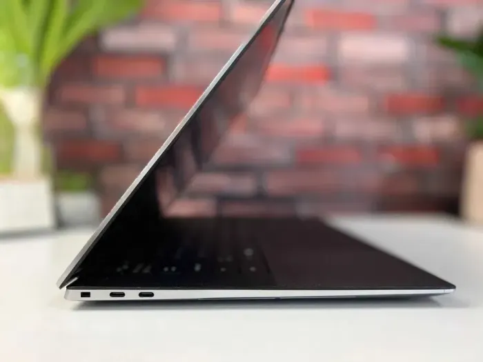 Ігровий ноутбук Dell Precision 5560 / 15.6" (1920x1080) IPS / Intel Core i9-11950H (8 (16) ядер по 2.6 - 5.0 GHz) / 32 GB DDR4 / 1000 GB SSD M.2 / nVidia RTX A2000, 4 GB GDDR6, 128-bit / WebCam / Win 10 Pro б/в - зображення 4