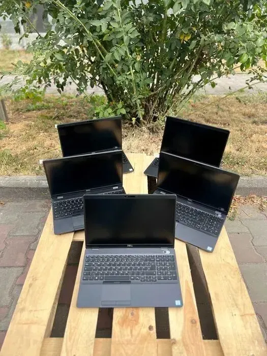 Ультрабук Dell Latitude 5500 / 15.6" (1920x1080) IPS / Intel Core i5-8265U (4 (8) ядра по 1.6 - 3.9 GHz) / 8 GB DDR4 / 256 GB SSD / Intel UHD Graphics 620 / WebCam б/в - зображення 7