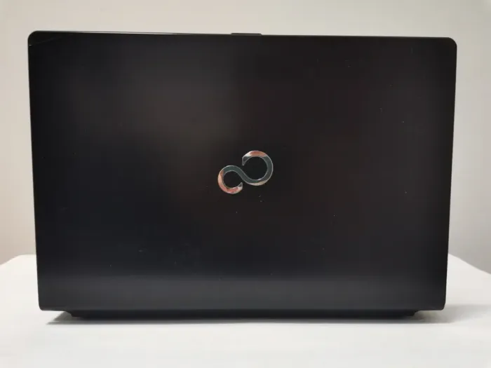 Ноутбук Fujitsu-Siemens LifeBook S935 / 13.3" IPS touch / Intel Core i5-5300U (2(4) ядра 2.3-2.9 GHz) / 8GB DDR3 / 256GB SSD / HD Graphics 5500 б/в - зображення 7