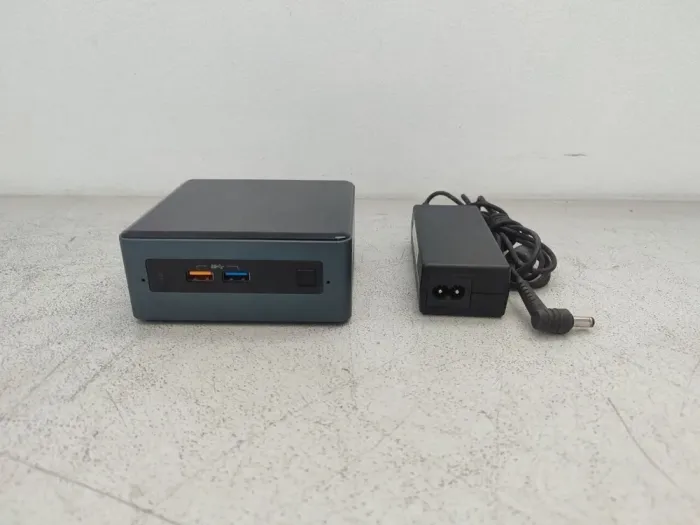 Неттоп Intel NUC (NUC7JY) USFF / Intel Celeron J4025 (2 ядра по 2.0 - 2.9 GHz) / 4 GB DDR4 / 128 GB SSD / Intel UHD Graphics 600 / Wi-Fi / Bluetooth б/в - зображення 5