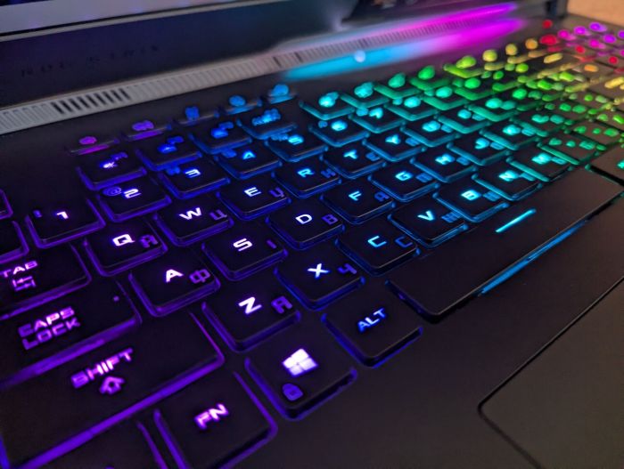 Ігровий ноутбук Asus ROG Strix G733Q / 17,3" (1920x1080) IPS / AMD Ryzen 9 5900HX (8 (16) ядер по 3,3 - 4,6 ГГц) / 32 ГБ DDR4 / 1000 ГБ SSD / nVidia GeForce RTX 3080, 8 ГБ GDDR6, 256-bit / Windows 11 б/в - зображення 6