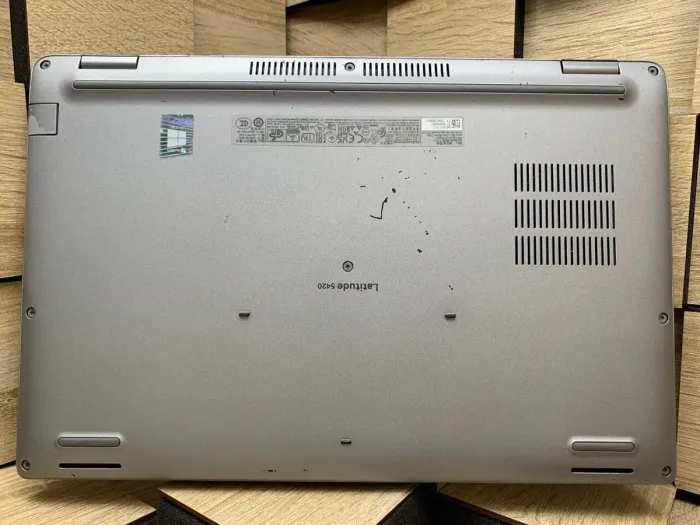 Ультрабук Б-клас Dell Latitude 5420 / 14" (1920x1080) IPS / Intel Core i5-1145G7 (4 (8) ядра по 2.6 - 4.4 GHz) / 16 GB DDR4 / 256 GB SSD M.2 / Intel Iris Xe Graphics / WebCam / Windows 10 б/в - зображення 10