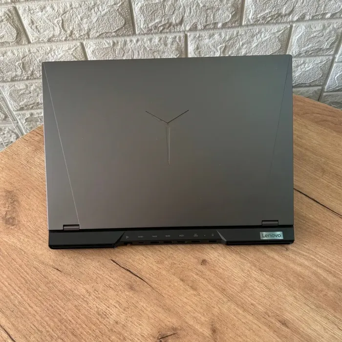 Ігровий ноутбук Lenovo Legion 5 Pro 16ACH6H / 16" (2560x1600) IPS / AMD Ryzen 7 5800H (8 (16) ядер по 3.2 - 4.4 GHz) / 16 GB DDR4 / 512 GB SSD / nVidia GeForce RTX 3070, 8 GB GDDR6, 256-bit / WebCam б/в - зображення 3