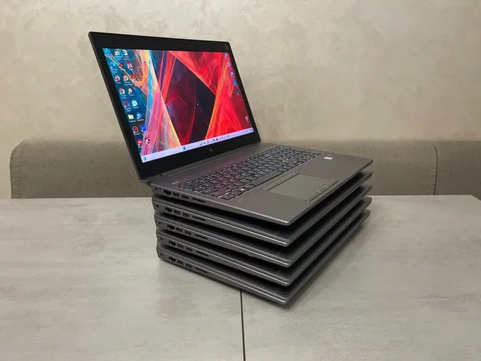 Мобільна робоча станція HP ZBook 15 G5 / 15.6" (3840x2160) IPS / Intel Core i7-8750H (6 (12) ядер по 2.2 - 4.1 GHz) / 32 GB DDR4 / 512 GB SSD M.2 / nVidia Quadro P2000, 4 GB GDDR5, 128-bit / WebCam б/в - зображення 5