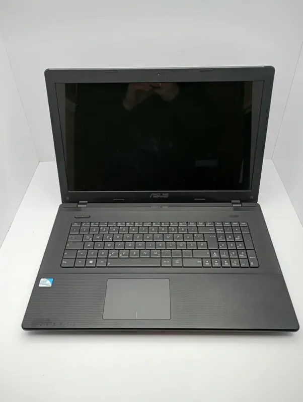 Ноутбук Asus X75 / 17.3" (1600x900) TN / Intel Pentium B970 (2 ядра по 2.3 GHz) / 6 GB DDR3 / 320 GB HDD / Intel HD Graphics / WebCam б/в - зображення 2
