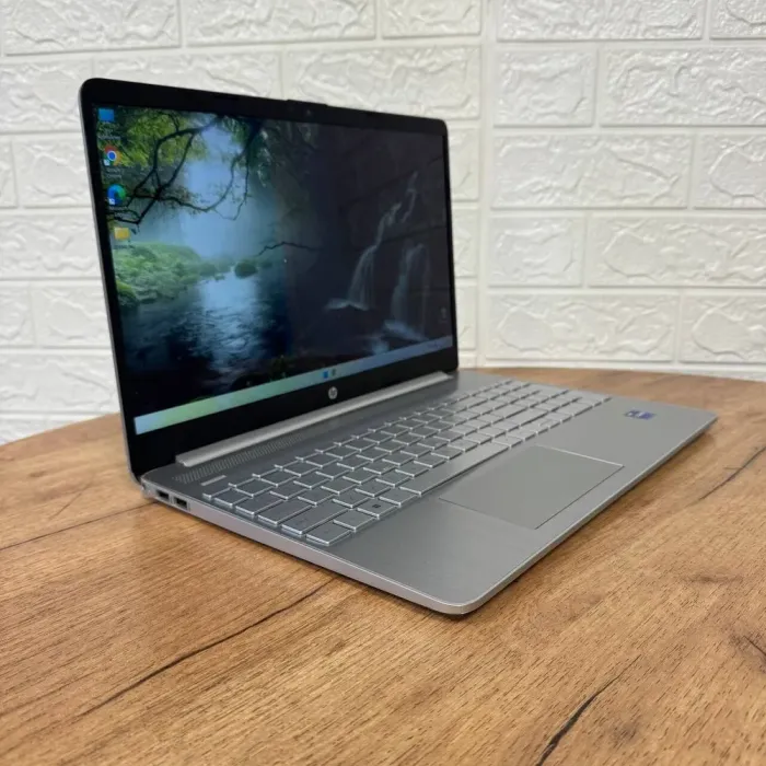 Ультрабук Б-клас HP 15-dy2073dx / 15.6" (1920x1080) IPS Touch / Intel Core i7-1165G7 (4 (8) ядра по 2.8 - 4.7 GHz) / 16 GB DDR4 / 512 GB SSD / Intel Iris Xe Graphics / WebCam б/в - зображення 4